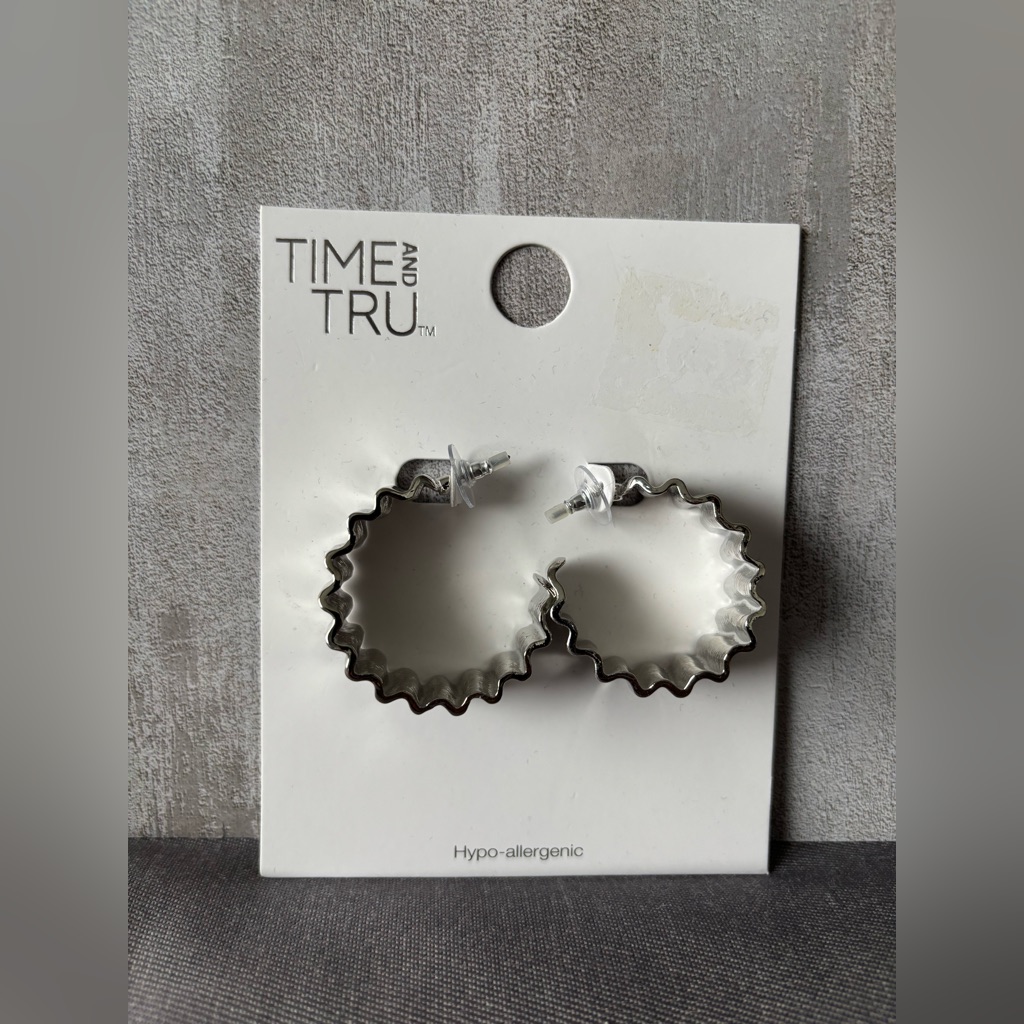 Time And Tru Wavy Silver Earrings